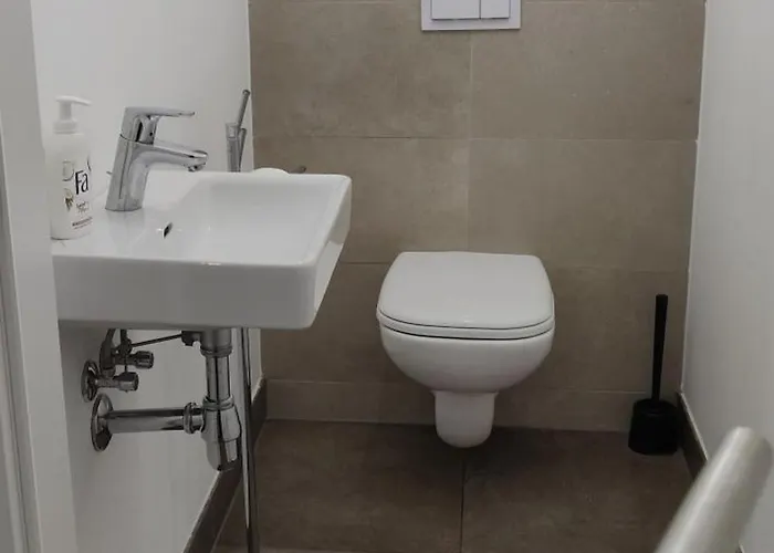 With Parking, Beautiful Surroundings * וינה